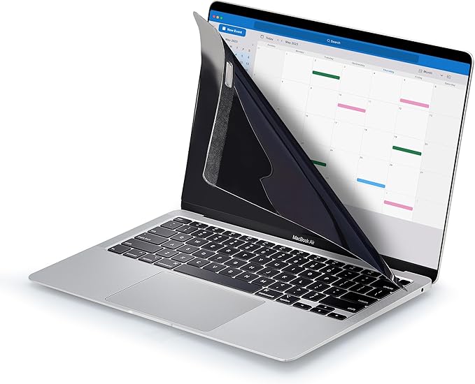 StarTech.com Laptop Privacy Screen for 15 inch MacBook Pro & MacBook Air - Magnetic Removable Security Filter - Blue Light Reducing Screen Protector 16:10 - Matte/Glossy - +/-30 Degree (PRIVSCNMAC15)