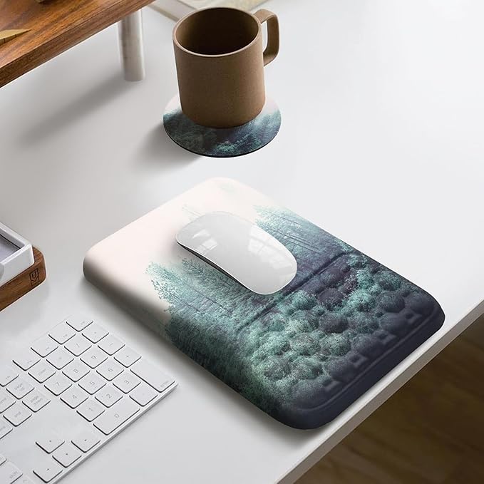 Ospelelf Mousepad with Wrist Rest Ergonomic Computer Comfortable Pain Relief Mouse Pad Wrist Support Green Forest Pattern