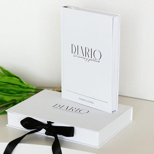 Daily Gratitude Journal & Dreams Planner Undated | For Mindfulness, Purpose & Success | Includes Mirror for Affirmations & Luxury Gift Box (Spanish Edition) – Stay present while achieving your dreams - Diario de Sueños y Gratitud