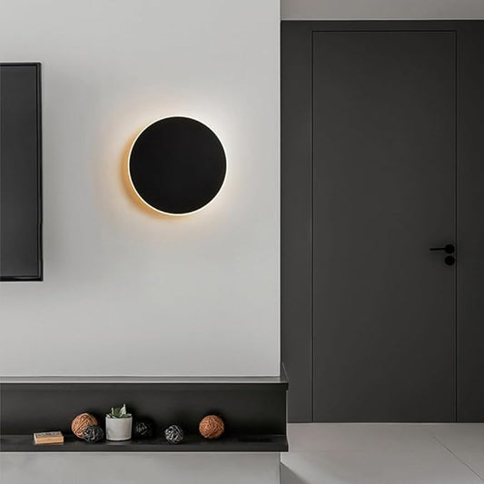 Modern Minimalist Wall Light White/Black Round Disc Wall Sconce Metal Circular Stairwell Lighting Dimmable LED Sconce for Living Room Bedroom