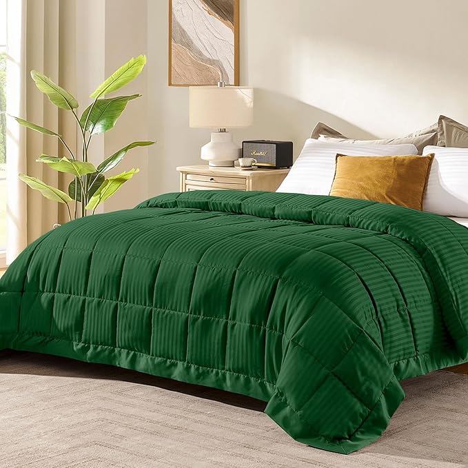 downluxe Queen Size Blanket with Satin Trim, Lightweight Down Alternative Blankets Queen Size for All Season, Machine Washable (Emerald Green, 90x90 Inch)