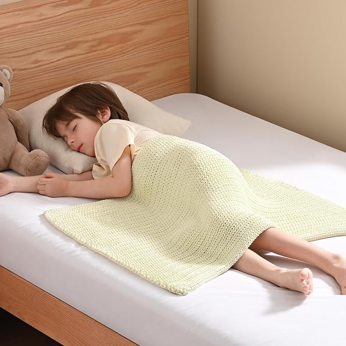 Guohaoi Knitted Weighted Lap Pad (Cream 20"x30" 2lbs) No Beads Cooling Weighted Blanket Kids for Nap, Breathable Chunky Knit Blanket, Small Throw Blanket for Travel Indoor Outdoor