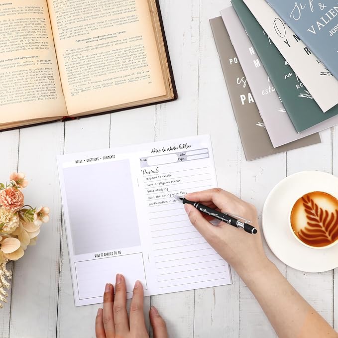 Qilery 30 Pcs Christian Gifts Bulk Pocket Planner 2025-2026 Prayer Journals for Women Men to Do List Weekly Goals for Pastors' Wives Appreciation Day Church Sunday School(Neutral Color,Spanish Bible)