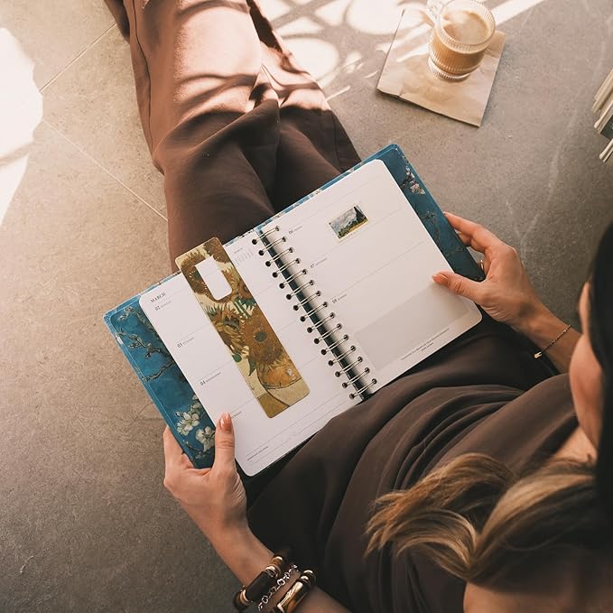 Planner 2025-2026 Van Gogh - Planner for Women 17 Month(Aug 25/ Dec 26) | Weekly & Monthly Academic planner 2025-2026 | 6.4" x 7.9" | Hardcover Agenda 2025 | Thick paper 120 g/m²
