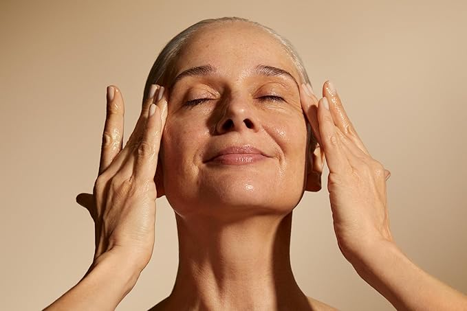 Aromatherapy Associates De-Stress Mind Rollerball. Premium Blend of Frankincense and Chamomile Essential Oils to Clear and Calm your Mind on the Go (0.34 fl oz)