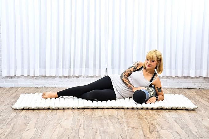 Leewadee Small Yoga Bolster – Shape-Retaining Cervical Neck Roll, Tube Pillow for Comfortable Reading, Kapok Filling, 22 x 6 x 6 inches