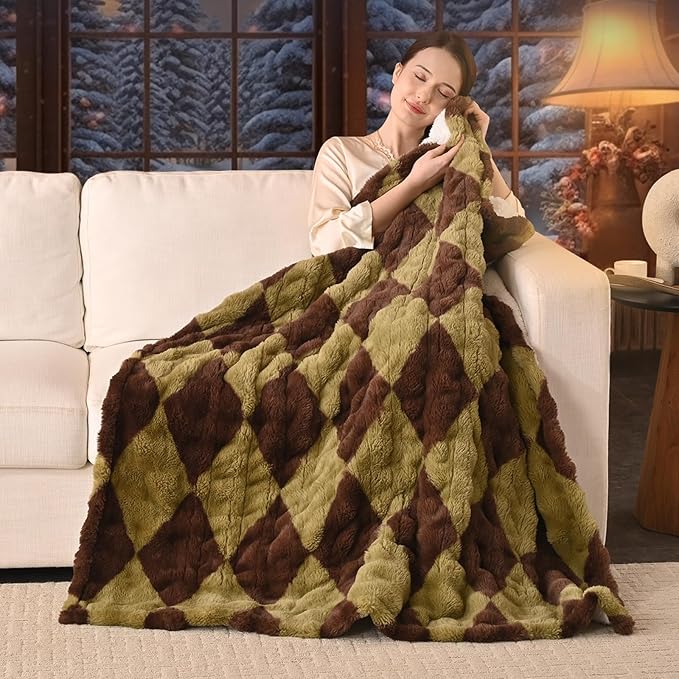 Bearhug Heated Throw Blanket, 50" × 60" Electric Throw, Faux Fur & Warm Sherpa, 4h Auto-Off Timer & 6 Heating Levels,ETL Certified, Machine Washable, Gift Box Packaging