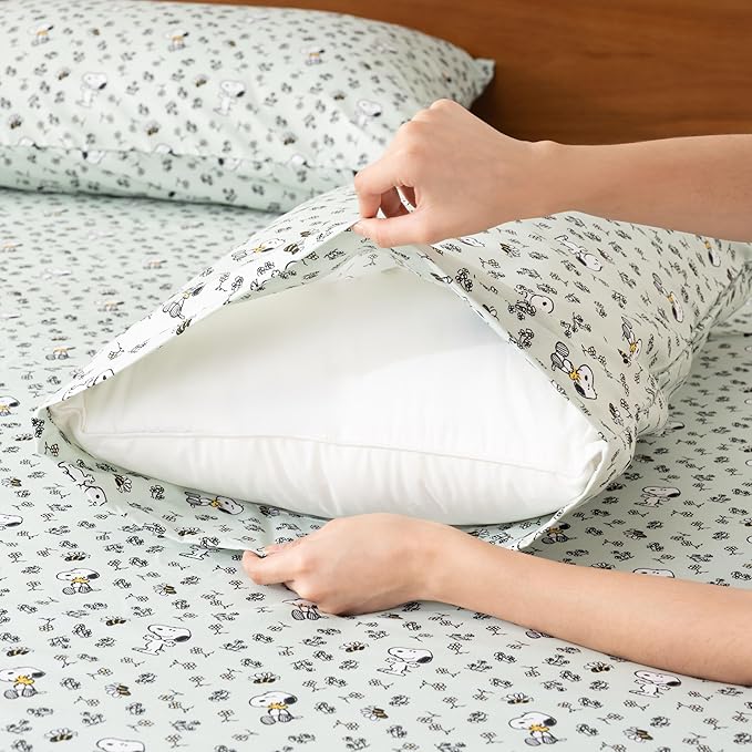 Berkshire Blanket Peanuts® Kids Sheet Set Queen Size - 4 Pieces,Cute Character Snoopy Printed Soft Microfiber Bed Sheets,Mini Snoopy & Woodstock New Flower and Bees Sage