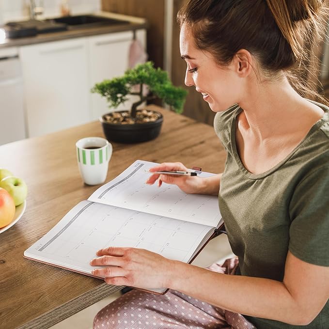 2026 Planner - 2026 Planner Weekly and Monthly, Jan.2026 - Dec.2026, 9" x 11", Weekly Monthly Planner 2026, Calendar Planner with Pen Holder + Elastic Closure + Leather Hardcover +Bookmarks - Brown