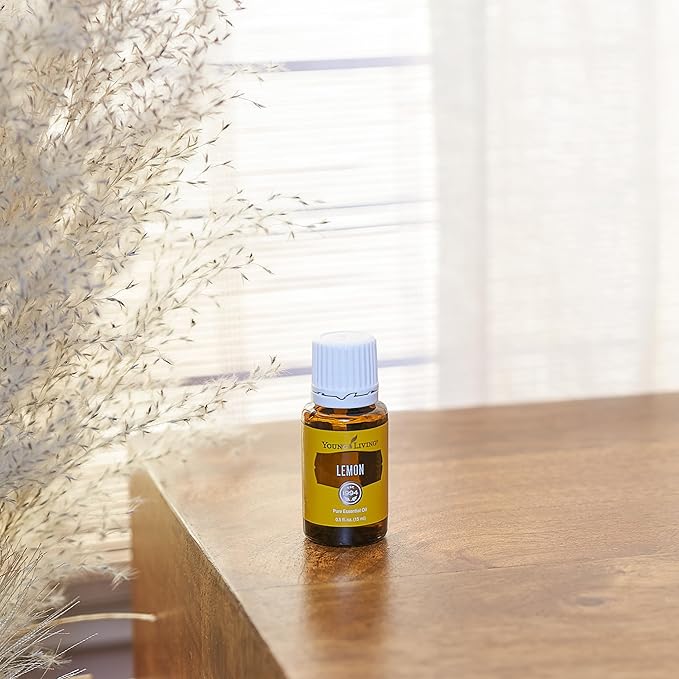 Young Living Lemon - Premium Essential Oil for Skin Care, Aromatherapy Diffuser - Fresh and Zesty Aroma - Perfume Ingredient with Citrus Scent - 15ml Bottle