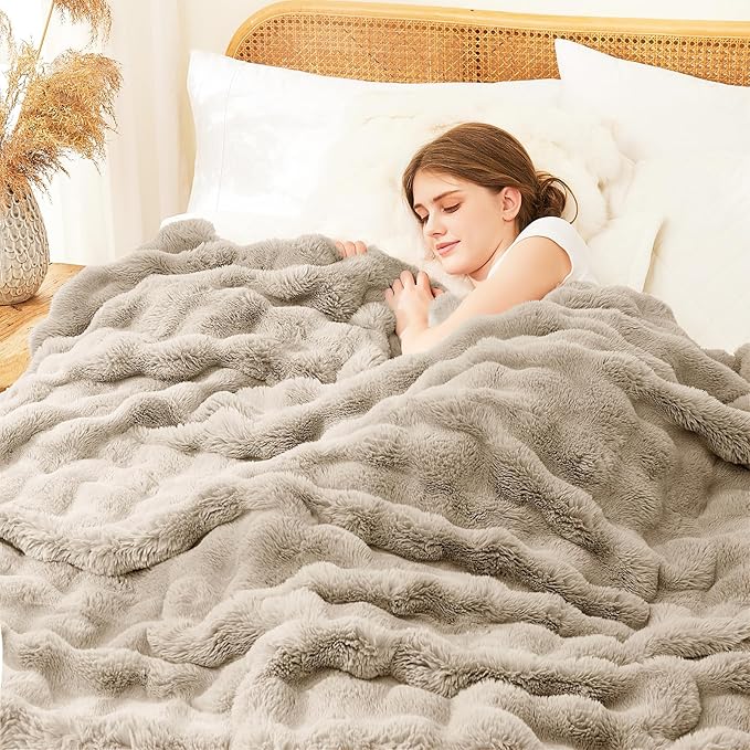 L'AGRATY Faux Rabbit Fur Blanket: 60" x 80" Twin Luxury Soft Fluffy Thick Fur Throw Blanket for Couch Bed Sofa - Cozy Plush Bubble Blankets for Winter: Flannel Fleece Decorative Blanket(Castle Grey)