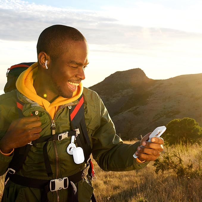 Dreem Om Case Cover with Keychain Clip Compatible with AirPods Pro 2/Pro, Protective One-Piece Hard Shell, Luxury Vegan Leather AirPod Pro Case 2nd/1st Generation with Separate Clip [White]