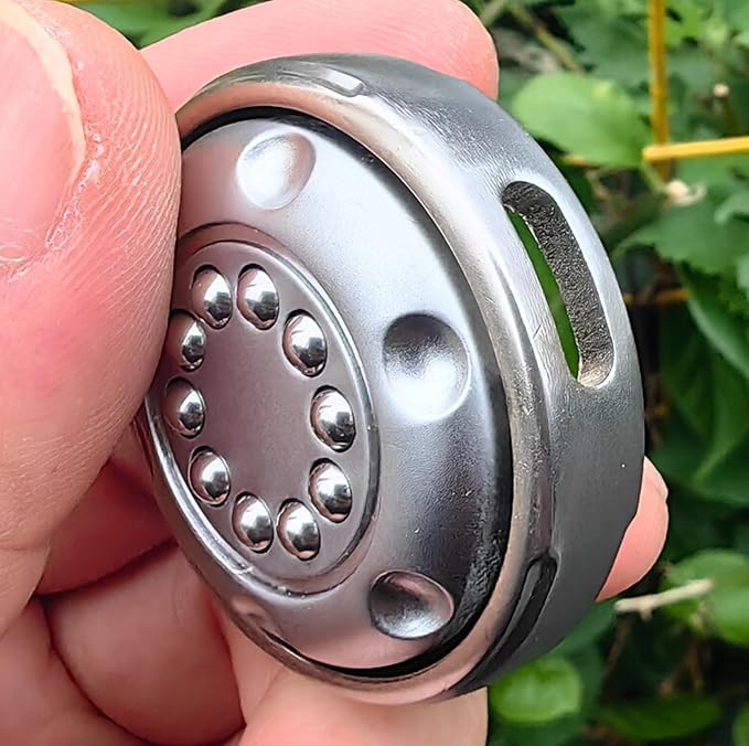 EDC Magnetic Metal Stress Relief Spinner Toy, Anxiety Reducing EDC Fidget Toy for Focus and Calm, Portable Office and Home Use (Silver)