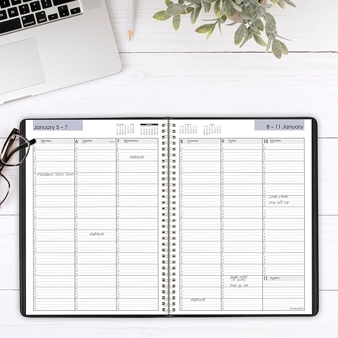 AT-A-GLANCE 2026 Appointment Book Planner, Weekly, 8" x 11", Large, Quarter-Hourly, DayMinder, Black (G5200026)