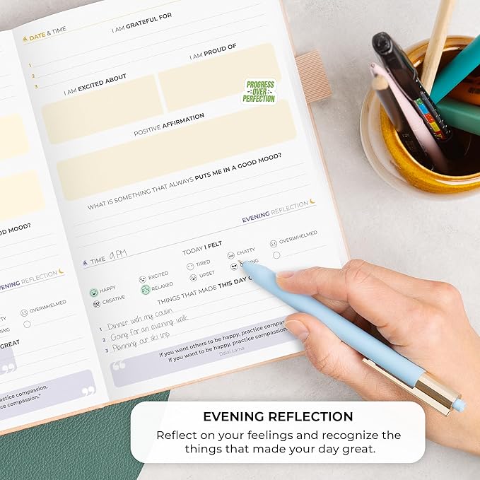 Clever Fox Four-Minute Journal – Daily Positivity Journal with Prompts – Motivational Affirmation, Mental Health & Habit Tracker (Rose Gold)