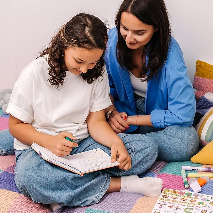 Clever Fox Kids’ Journal – Daily Feelings & Gratitude Notebook for 8+ Children – Child’s Planner & Mood Tracker for Journaling & Writing (Peach Pink)