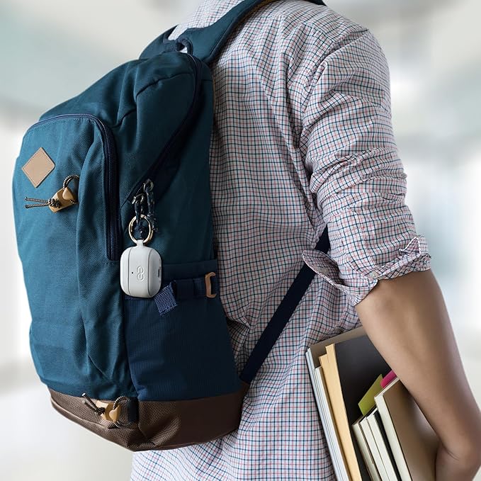 Dreem Om Case Cover with Keychain Clip Compatible with AirPods 4 for Apple AirPods 4th Generation, Vegan Leather AirPod Case for Men & Women, Luxury Earbuds Accessory for iPhone - White