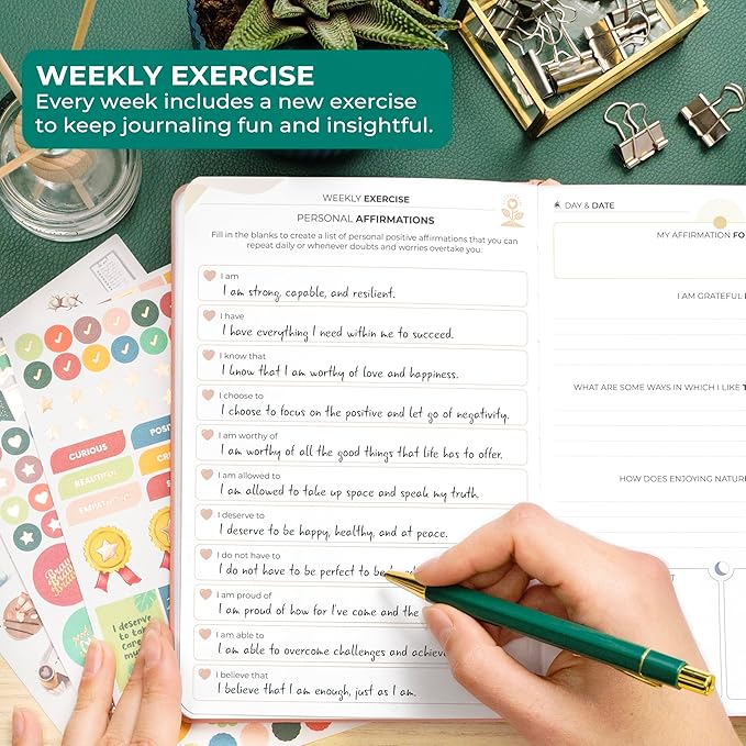 Clever Fox Gratitude Journal Premium - Happiness, Positivity & Affirmation Journal – Inspirational Daily Notebook, 6 Months (Peach Pink)